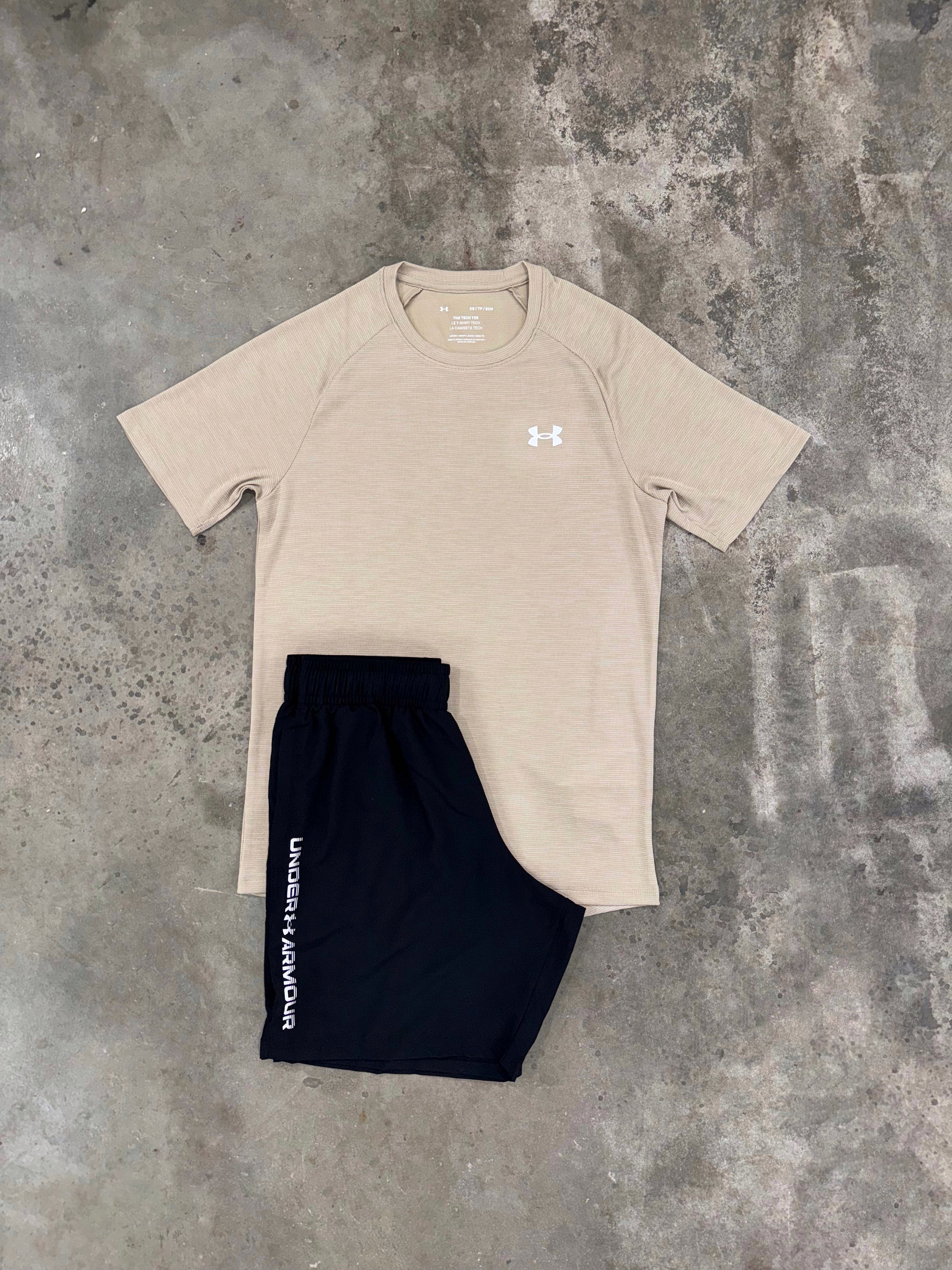 Under Armour Textured Brown Set - T Shirt / Shorts