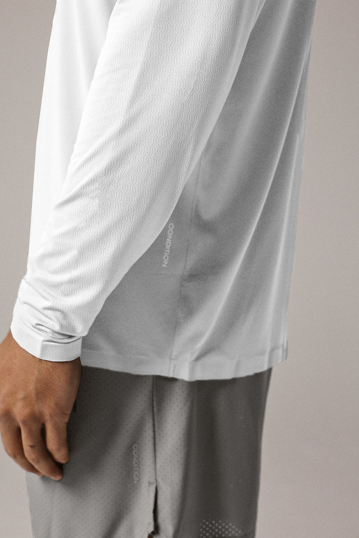 Condition Aero White Long Sleeve Set - T Shirt / Short