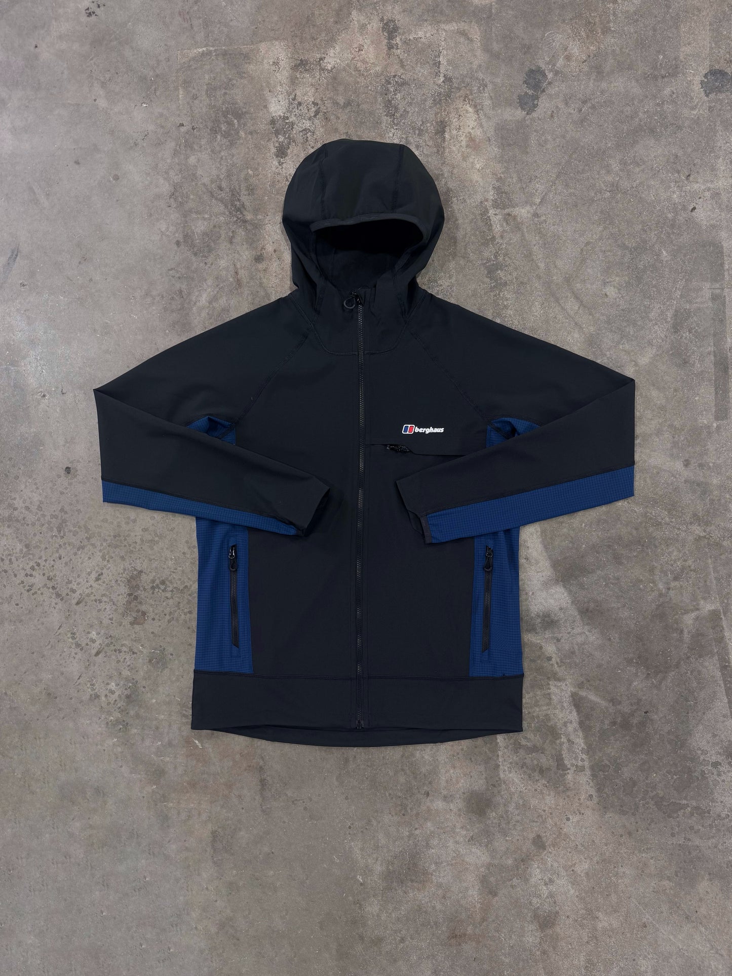 Berghaus Wavertree Jacket - Black / Navy from DripModa