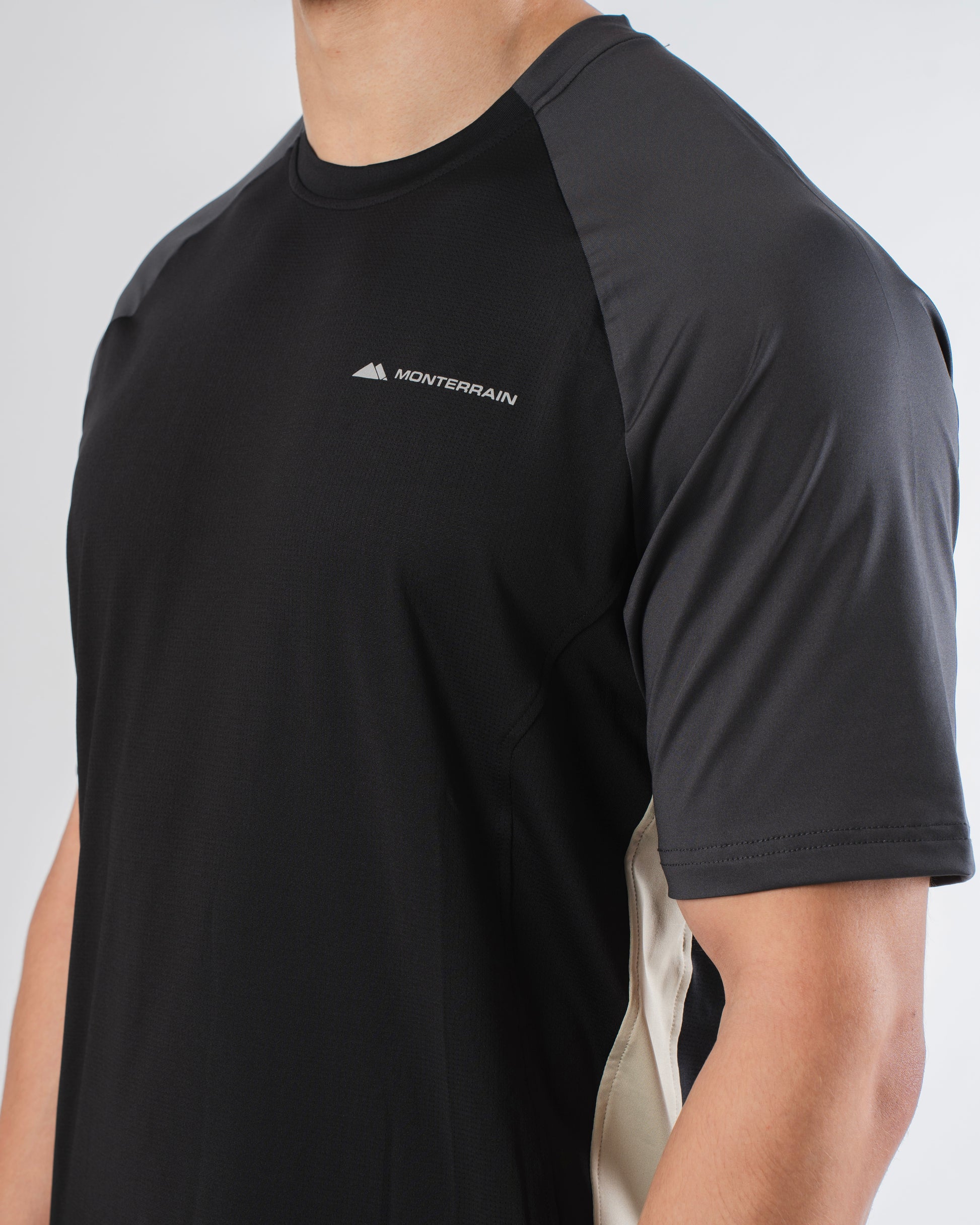 Monterrain Vault Woven T Shirt - Black / Fossil from Dripmoda