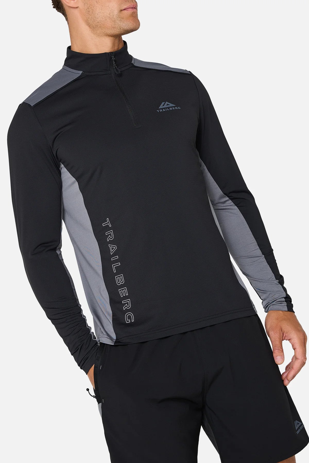 Trailberg Triathlon Ultra Quarter Zip - Black / Graphite Grey from DripModa