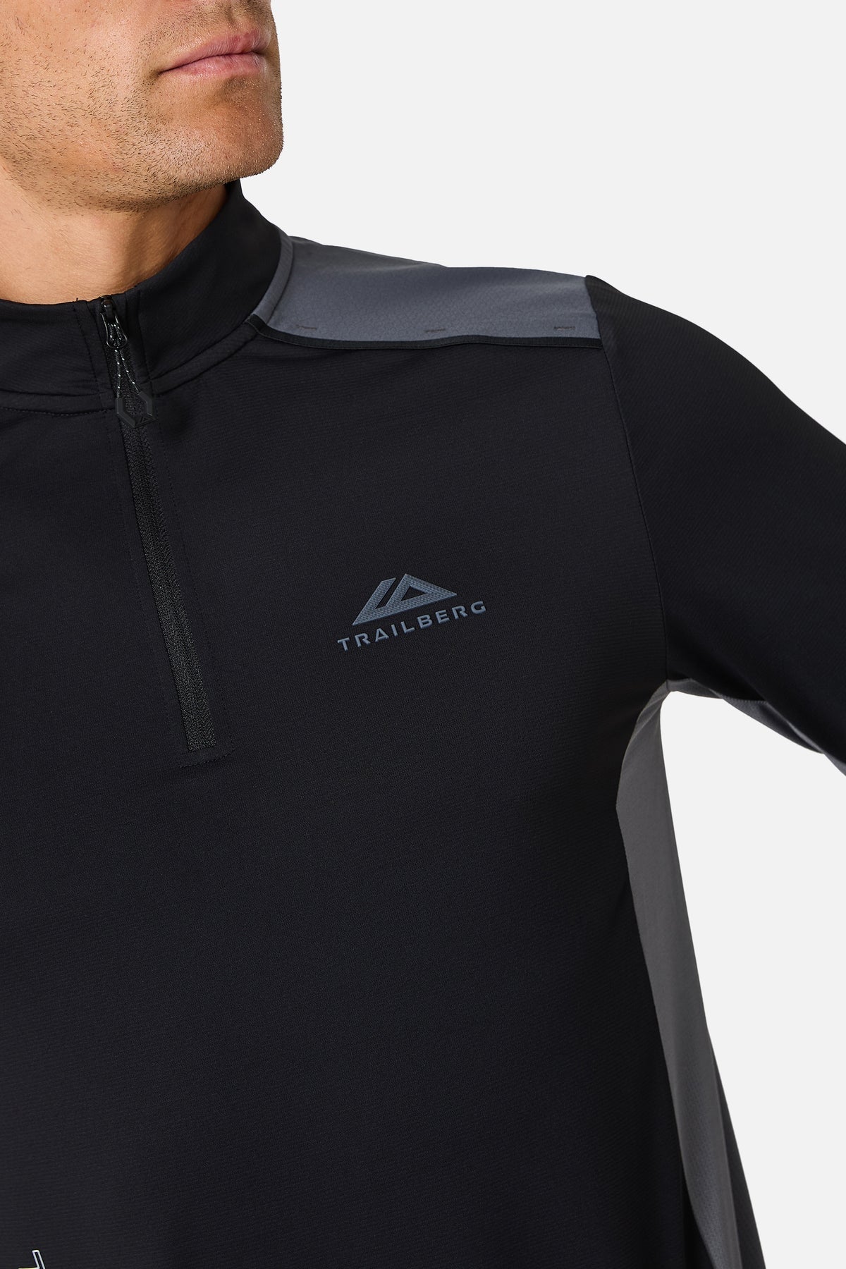 Trailberg Triathlon Ultra Quarter Zip - Black / Graphite Grey from DripModa