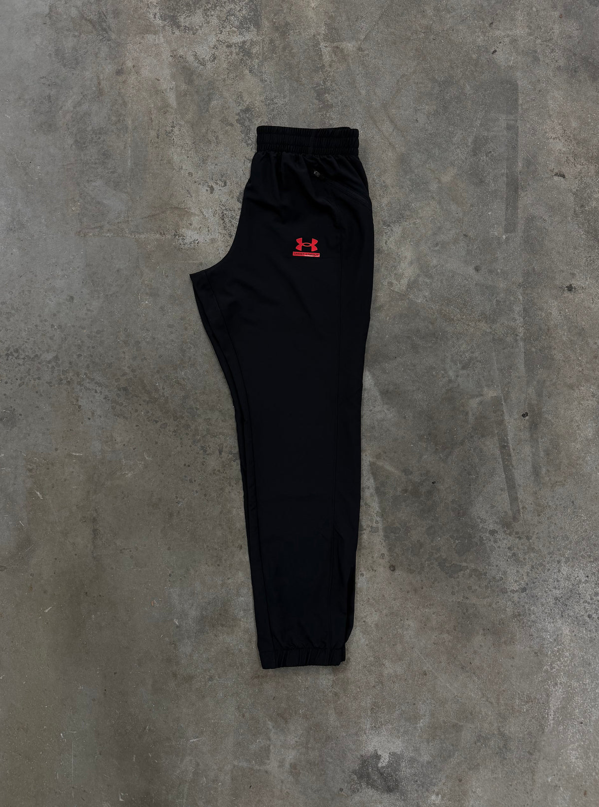 Under Armour Tech Sport Pant - Black / Red from DripModa