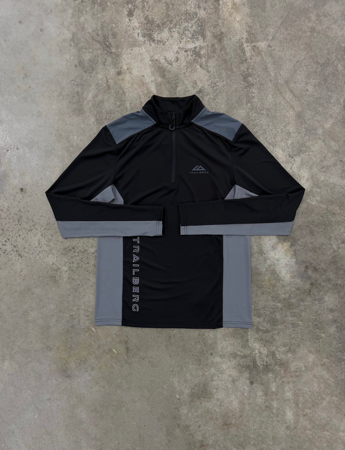 Trailberg Triathlon Ultra Quarter Zip - Black / Graphite Grey from DripModa