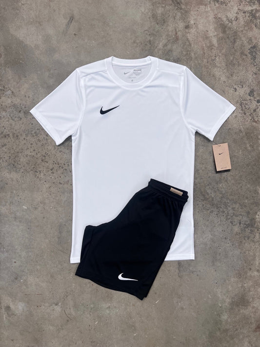 Nike Dri Fit Junior White Set - T Shirt / Shorts